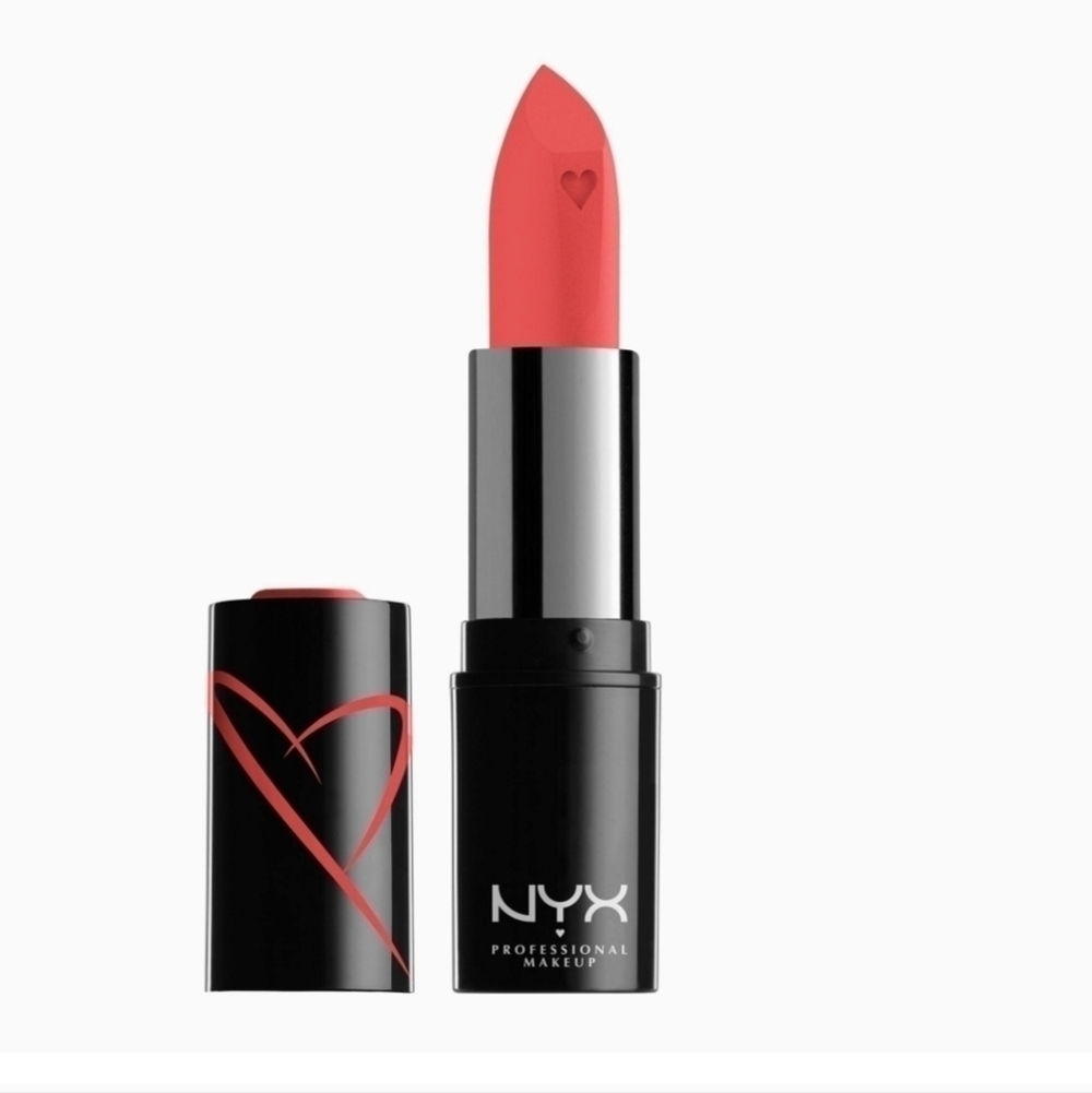 LAST ONE 🔥 NYX shout loud satin Lipstick Shade Day Club